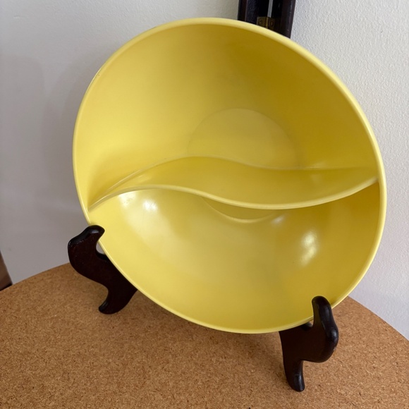Pair of Vintage Mid-Century Marcrest Melmac Divided Bowls - Yellow & Pink - Picture 12 of 15